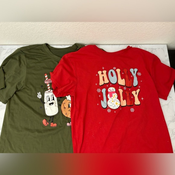unbranded Tops - Women’s Holiday Christmas Shirt Lot Of 2 Size M Green Red Pullover Tops Y1​​